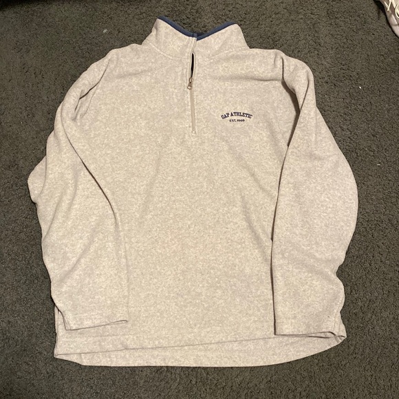 Gap athletics sweater - Picture 1 of 2